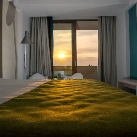Hotel on Plonge Junior