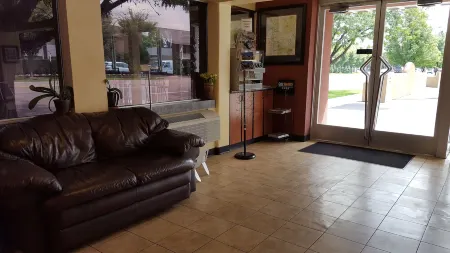 Metropolitan Inn Downtown Salt Lake City Отели рядом с достопримечательностью «Pioneer Memorial Museum»