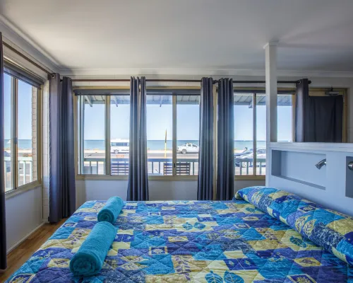 Shark Bay Seafront Apartments Hoteles en Denham