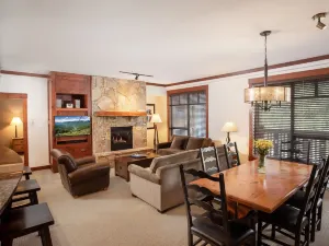 First Tracks Lodge