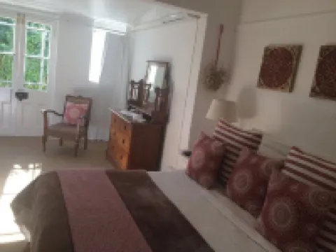 Breeze Inn Guesthouse