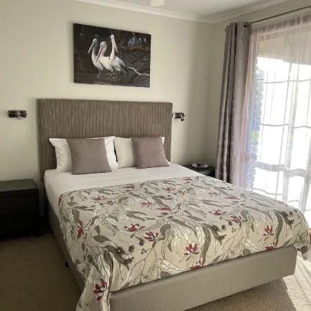 Greenways Holiday Units