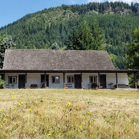 Paradise Village Отели в г. Ашфорд