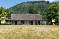 Paradise Village Hotels in Ashford