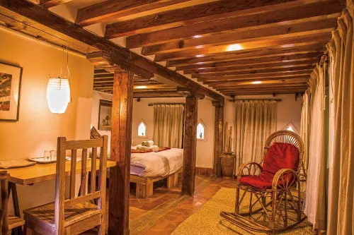 Boutique Heritage Home - balcón