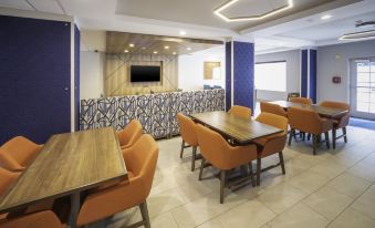 Holiday Inn Express & Suites Atlanta-Johns Creek