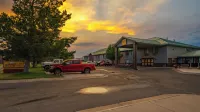 Yellowstone River Inn & Suites Hotels in Park County