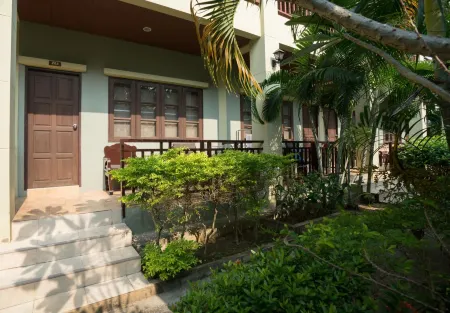 Buathong Place Отели рядом с достопримечательностью «Lamai bay view point»