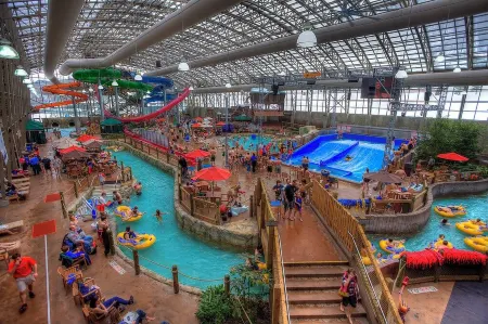 Tubing , Hiking and Jay Peakfun at the Cliff House Отели в г. Монтгомери