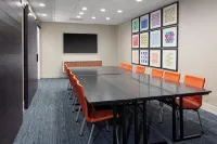 Holiday Inn Express & Suites Wilmington West - Medical Park