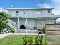 Surf N Stay Whangamata Hotels near Whangamata Beach