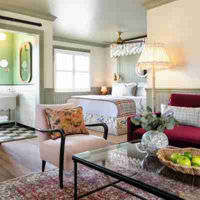 Le Petit Pali at 8th Ave Rooms