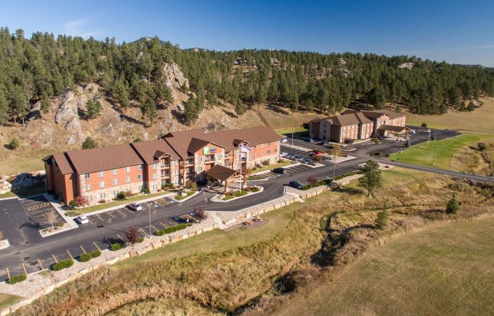 Holiday Inn Express & Suites CUSTER by IHG