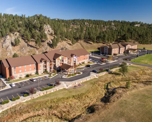 Holiday Inn Express & Suites CUSTER by IHG Hotels in Custer