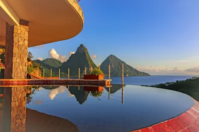 Jade Mountain Hotels in 