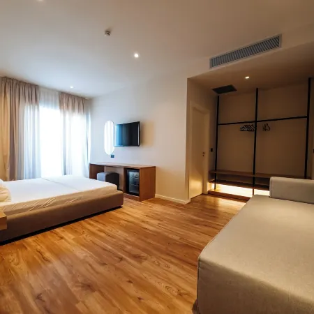 Sunset Shoreline Saranda - Sea View - Free Private Parking - Pool