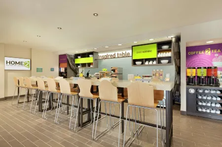 Home2 Suites by Hilton Seattle Airport Отели рядом со станцией Link Light Rail - Tukwila Station