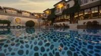 HAN Deluxe Hotel - piscina
