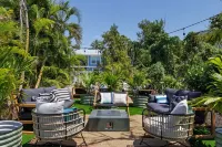 The Palmview and Sandpiper Inns Hotels in Sanibel