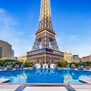 Paris Las Vegas Отели рядом с достопримечательностью «Лас Вегас Стрип»