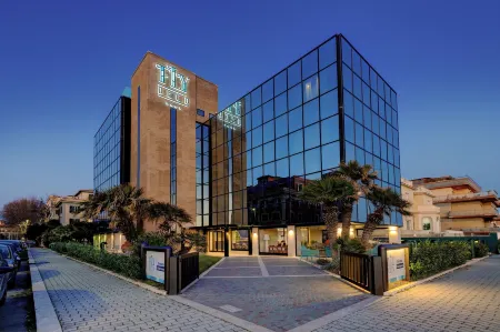 Fly Decó Hotel Отели рядом со станцией Ferrovia Roma-Ostia-Lido