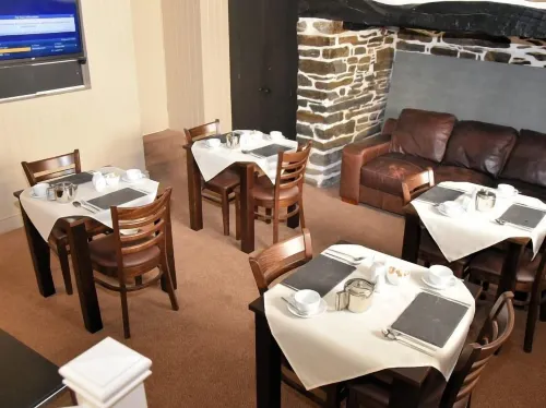 The Red Lion Hotels in Y Ferwig