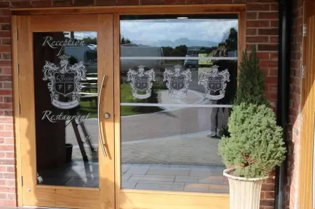 The Queens at Horton Отели рядом с достопримечательностью «Заказник Дотхилл Локал»