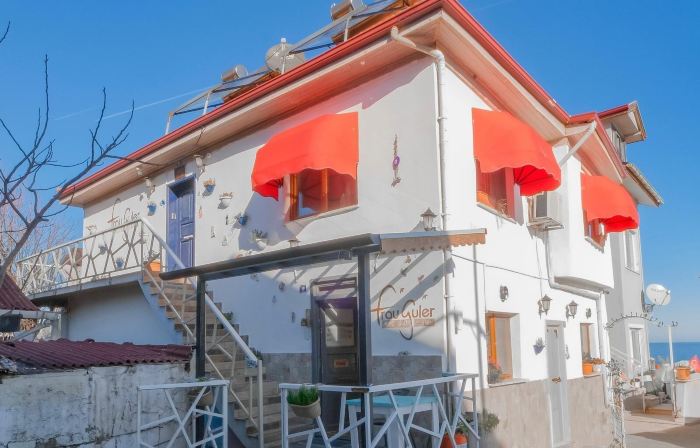 Frau Guler Boutique