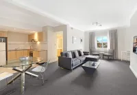 Sydney Airport Suites Hotels in Rosebery