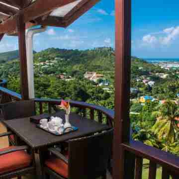 Heavenly Suites Dining/Meeting Rooms