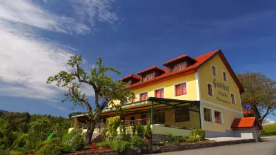 Gasthof Zum Moosmann - Familie Pachernigg Hotels near Die groesste Traube der Welt am Eory-Kogel