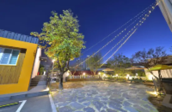 With U Hotel & Guesthouse Hotels near Daepo Port