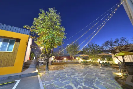 With U Hotel & Guesthouse