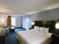 Greenville Inn and Suites Hotels near Catlin Park