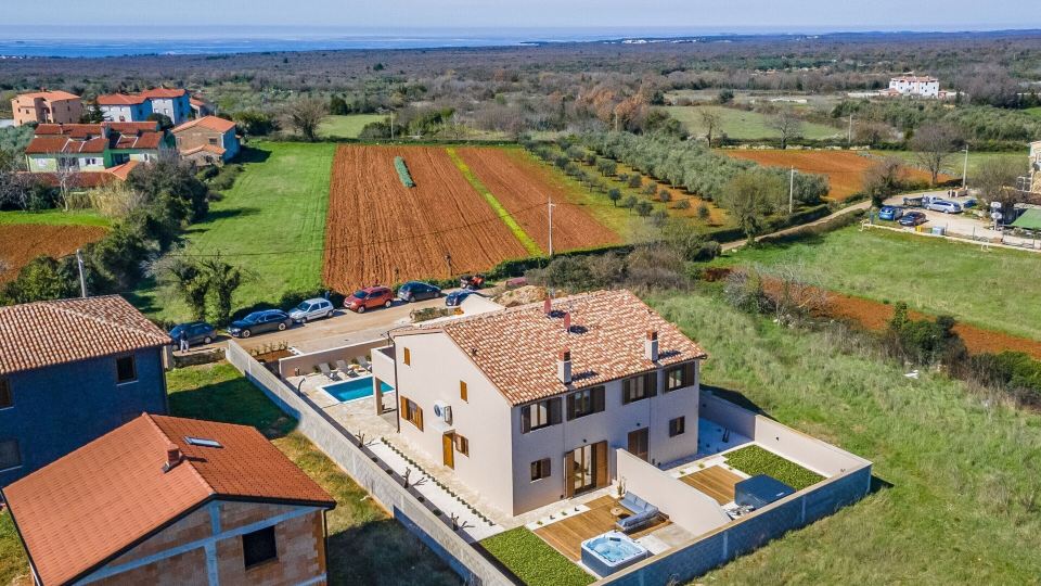 Family Villa with Pool, Wellness