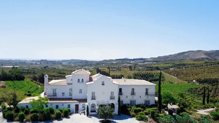 B Bou Hotel Cortijo Bravo Отели в г. Кутар