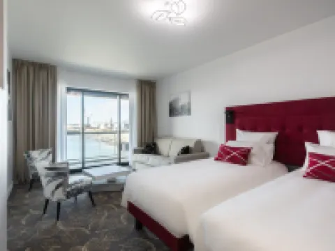 Le Barracuda & Spa, Centre Port, Pieds Dans l'Eau, Vue Mer Hoteles en Brest