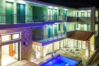 Core Hotel Polychrono - Infinity Pools