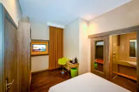 Super 8 by Wyndham Solo Indonesia Hotel di Surakarta