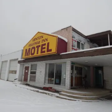 Hinton Highway Inn