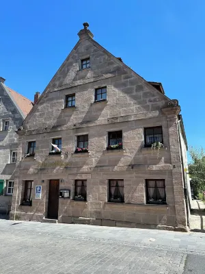 Altstadtpension Zirndorf Hotels near Kneippanlage Langenzenn