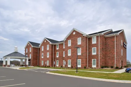 Appomattox Inn and Suites Отели в г. Appomattox County