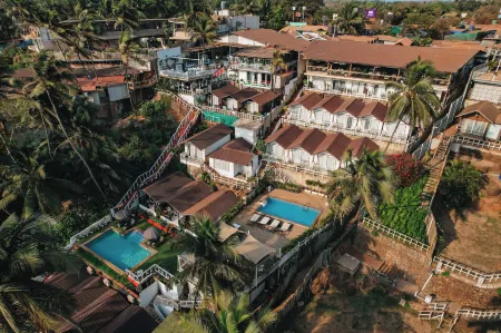 Stone Wood Beach Resort, Vagator Отели в г. Вагатор