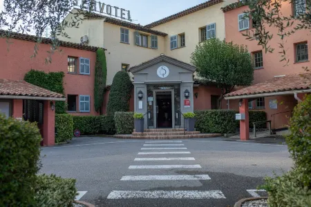 Servotel Castagniers Отели в г. Вилар-Сюр-Вар