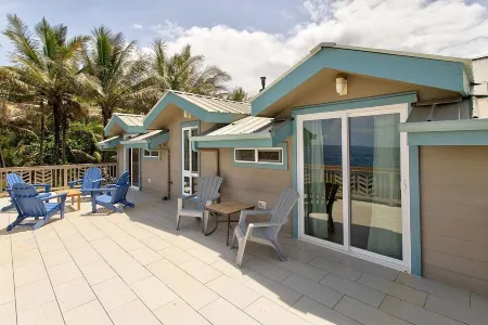 Paradise Ocean View 2 Bedroom Home by RedAwning Отели в г. Кио