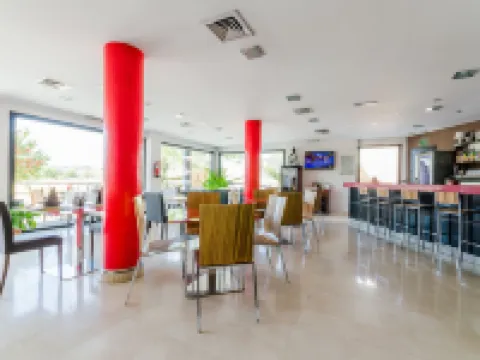 Hotel YIT Conquista de Granada Hoteles en Peligros