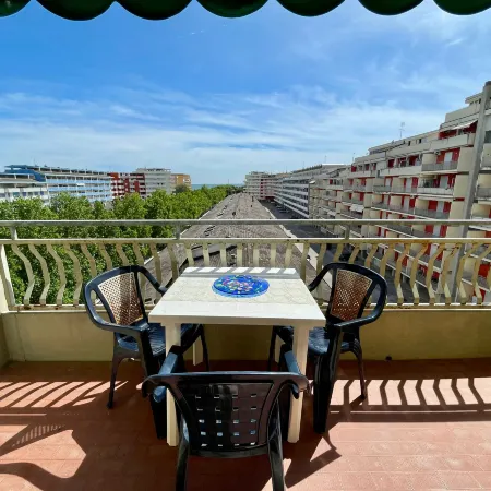 Spacious Apartment Near the Beach