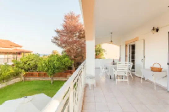 Casa Nebari Seaside Retreats - Fully Equipped, Ideal Spot