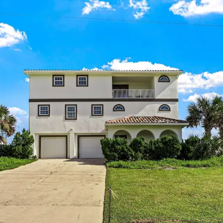 Beach House Mansion- Private Beach Walk Over