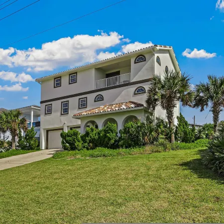 Beach House Mansion- Private Beach Walk Over